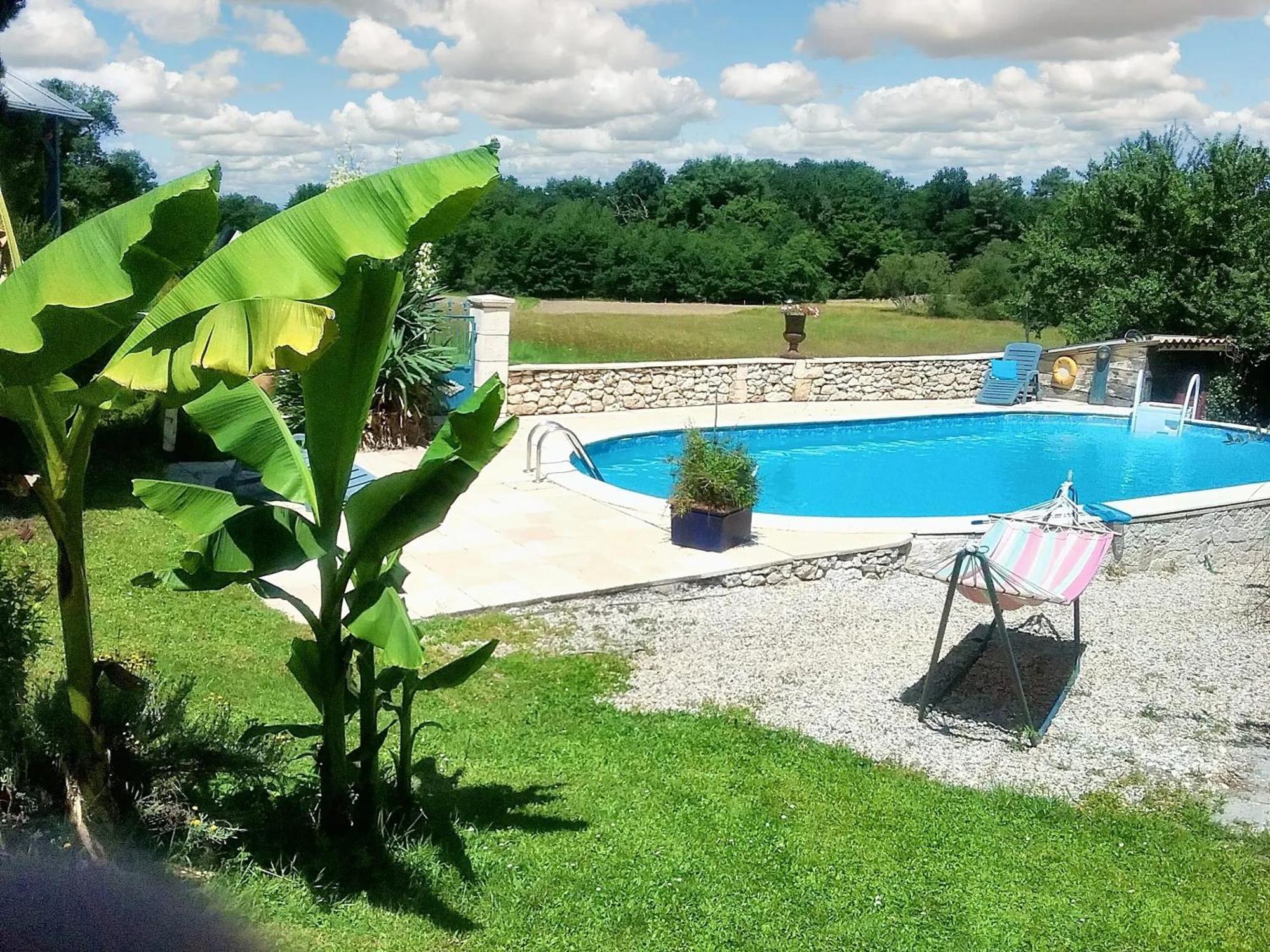 Villa Charmante A Bosset Avec Piscine Partagee Exterior photo